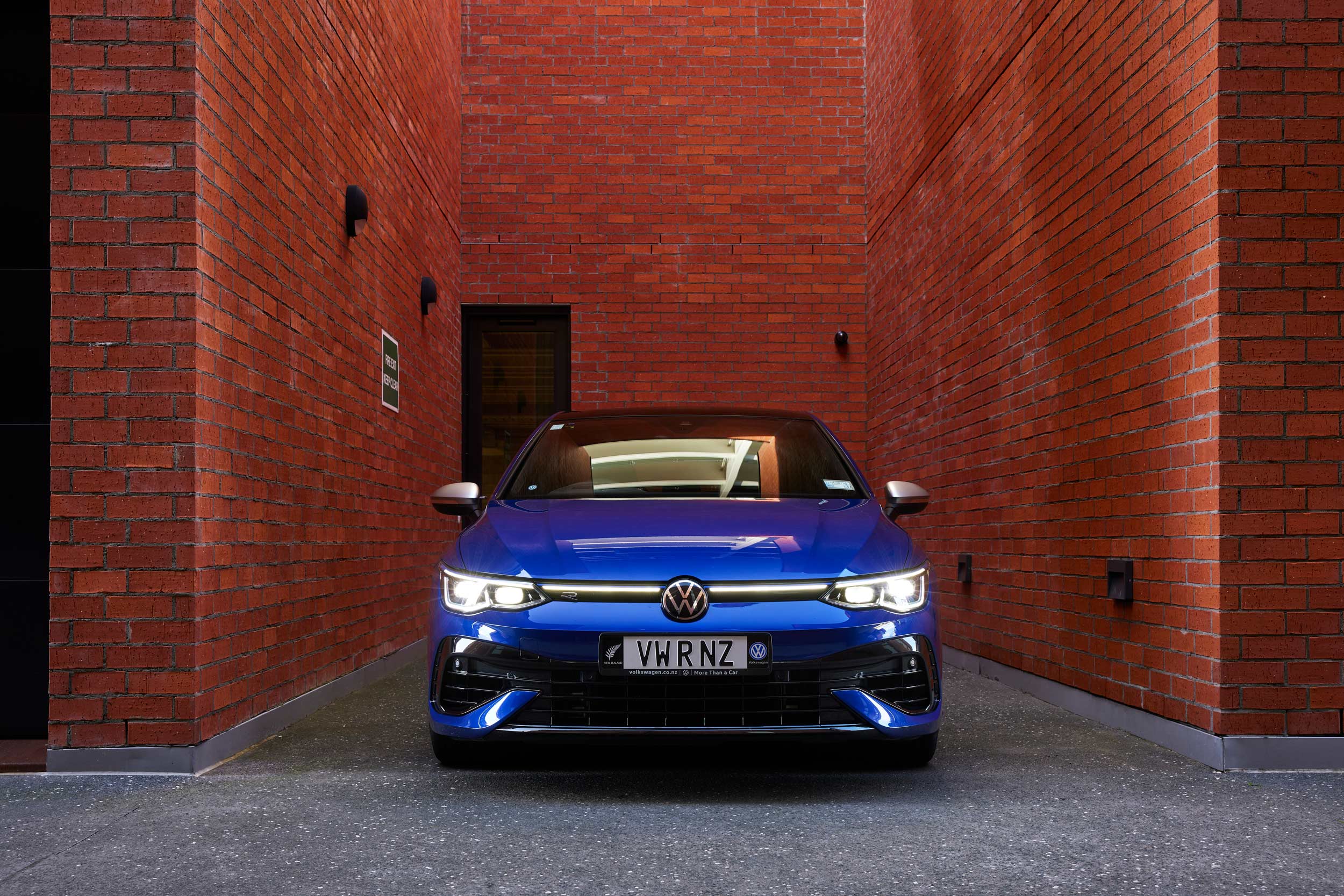 VW_Golf_R_04